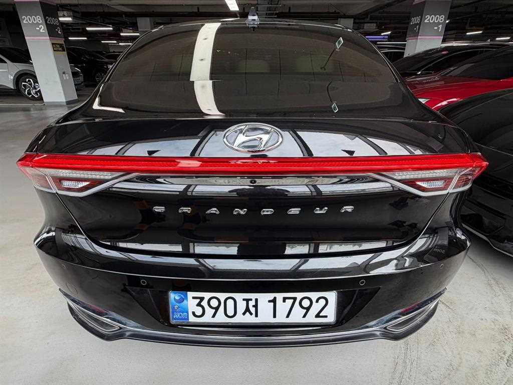 HYUNDAI Grandeur - Vista 5