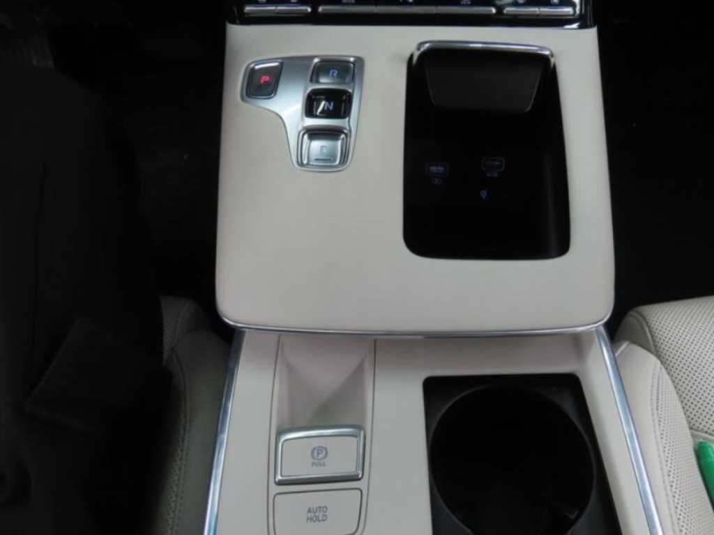 HYUNDAI Grandeur - Vista 11
