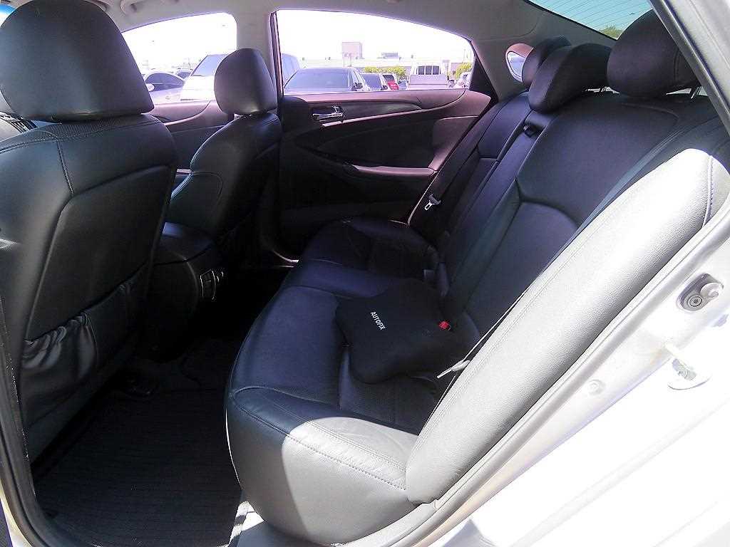 HYUNDAI Sonata - Vista 6