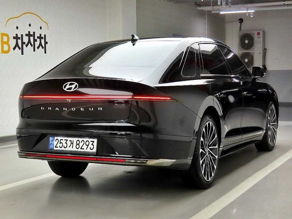 HYUNDAI Grandeur - Vista 4