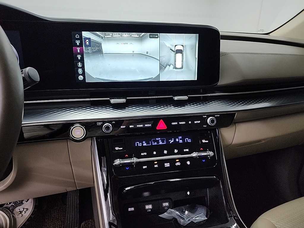 KIA Carnival - Vista 10