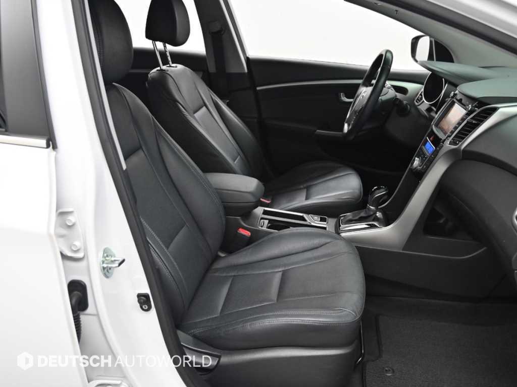 HYUNDAI i30 - Vista 10