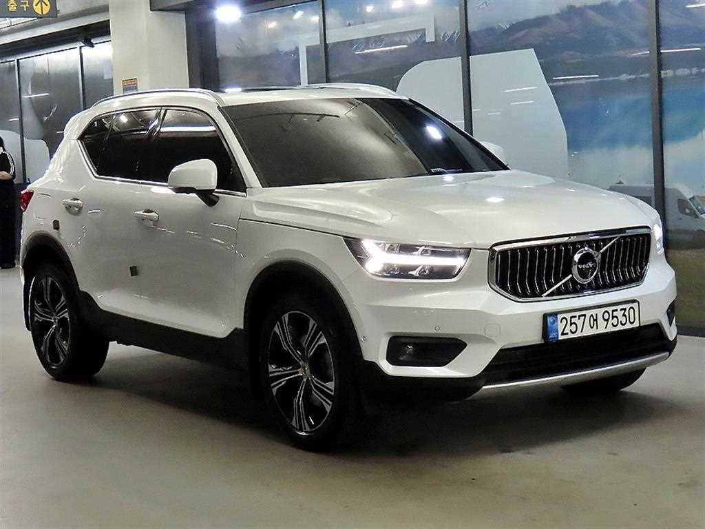 Volvo XC40 2022 Blanco - Importación desde Corea - HF Imports Iquique - Foto 1