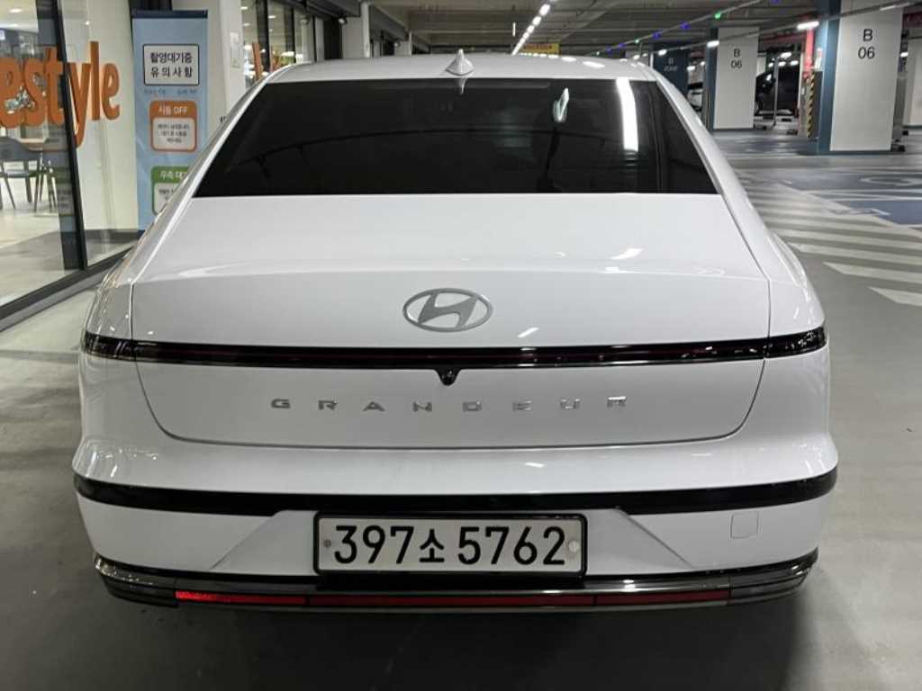 HYUNDAI Grandeur - Vista 6