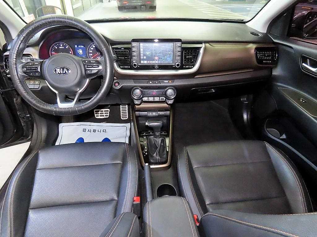 KIA Stonic - Vista 10
