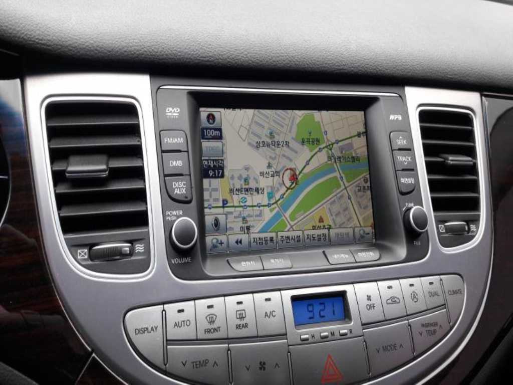 HYUNDAI Genesis - Vista 11