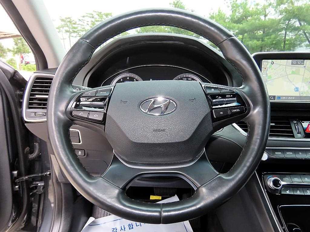 HYUNDAI Grandeur - Vista 8