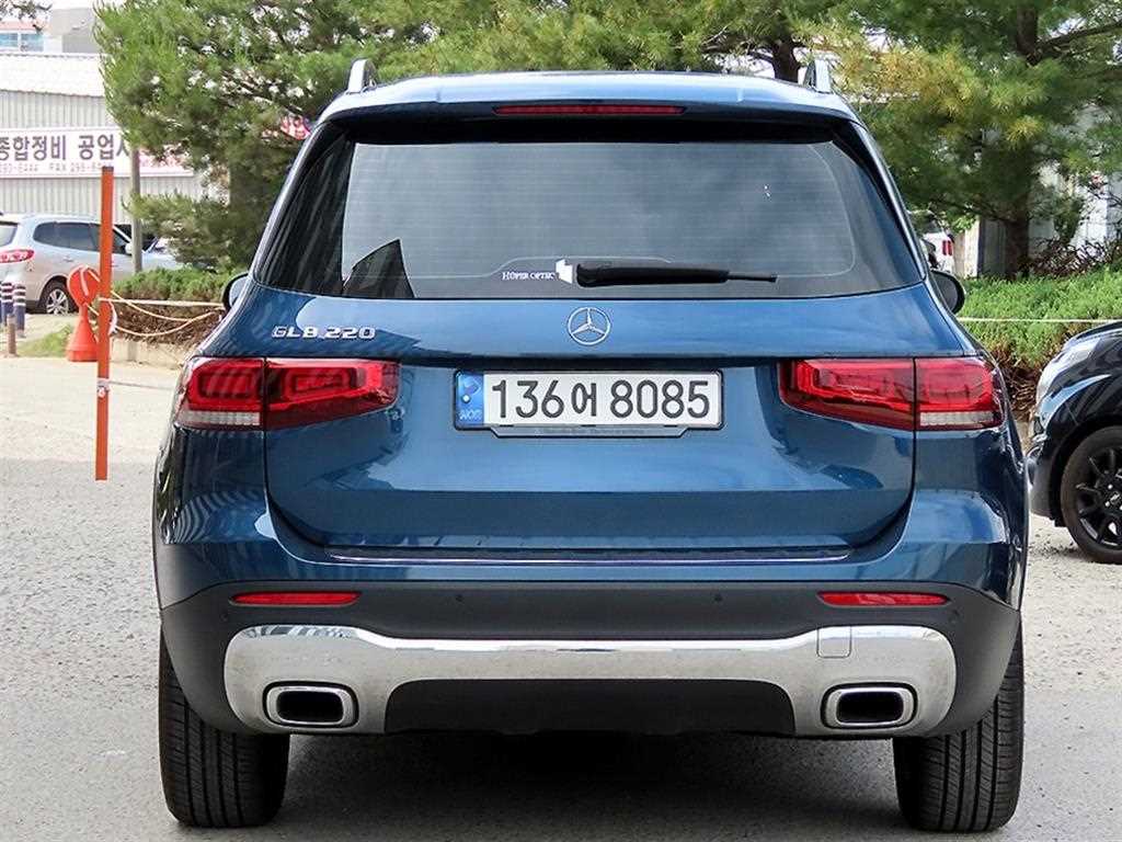 Mercedes Benz GLB Class - Vista 4