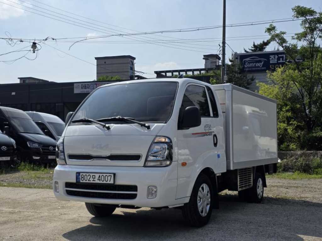Small Truck Freezer Box(Low Deck) 2024 Blanco - Importación desde Corea - HF Imports Iquique - Foto 1