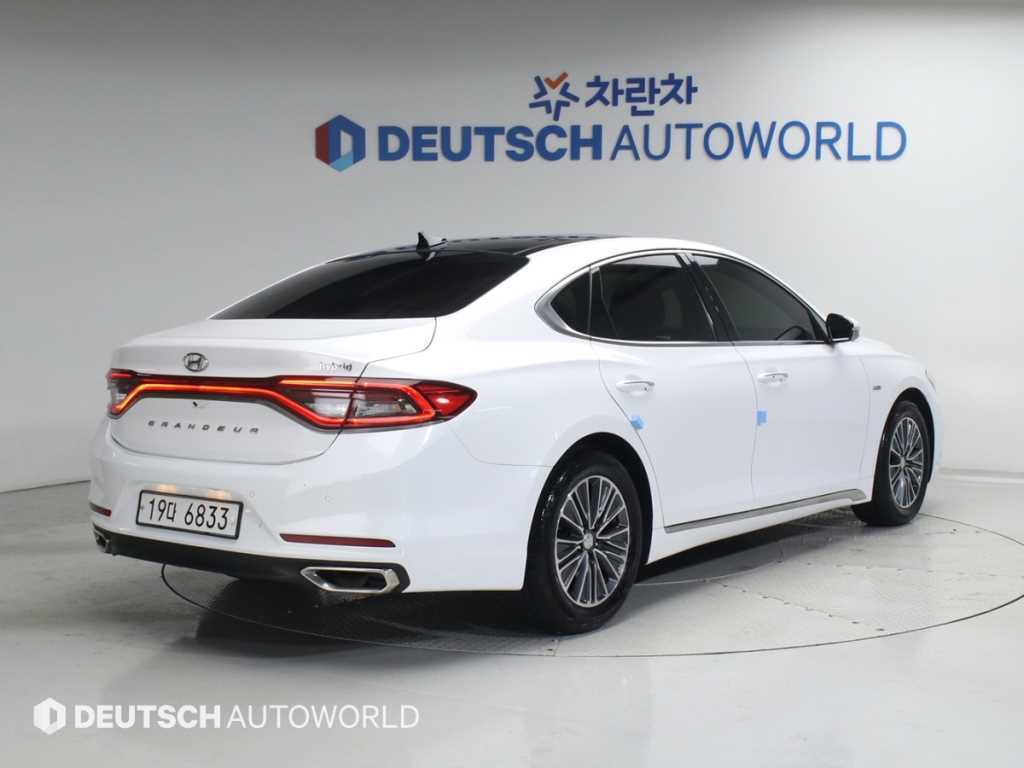 HYUNDAI Grandeur - Vista 2