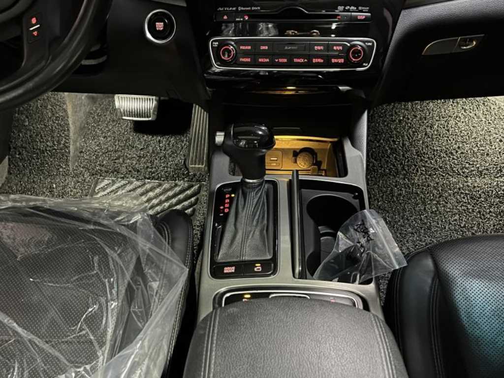 KIA K7 - Vista 9