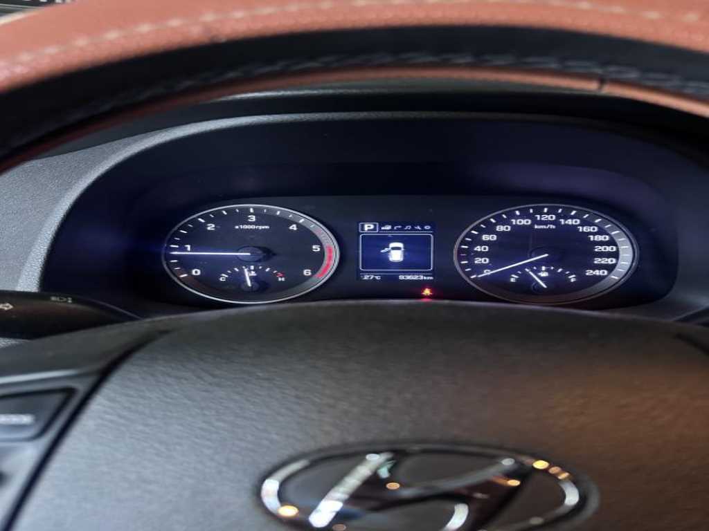 HYUNDAI Tucson - Vista 5