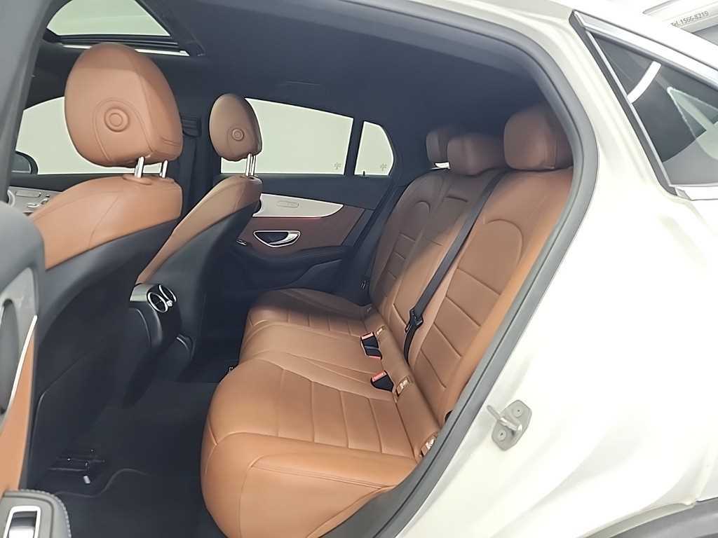 Mercedes Benz GLC Class - Vista 12