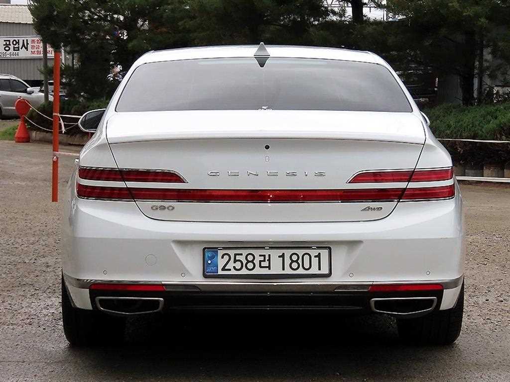 Genesis G90 - Vista 4
