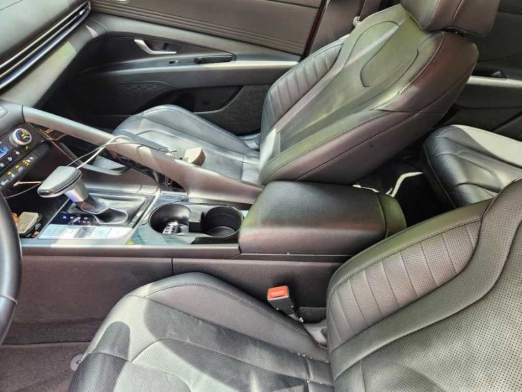 HYUNDAI Avante - Vista 12