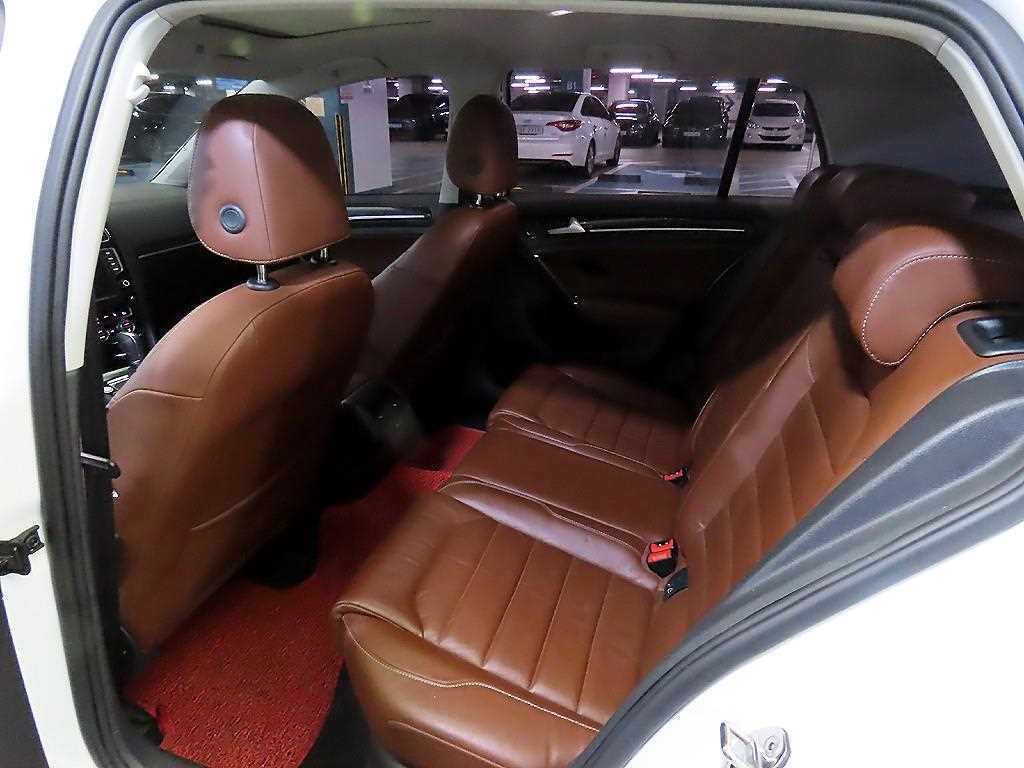 Volkswagen Golf - Vista 7