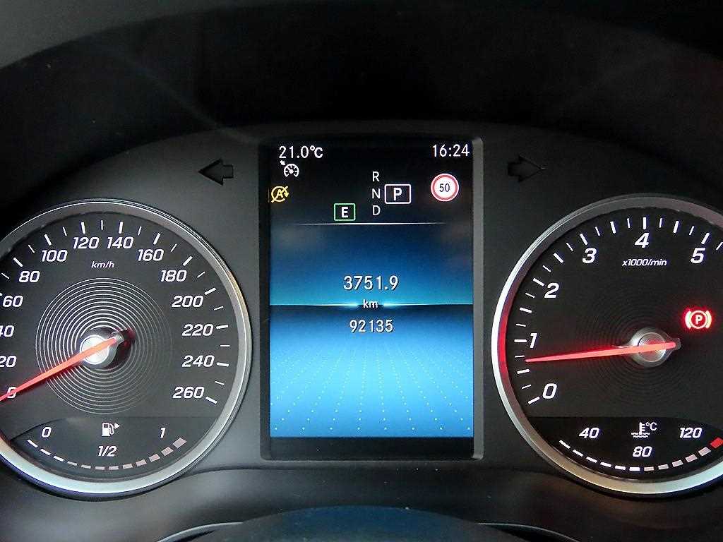 Mercedes Benz C Class - Vista 9
