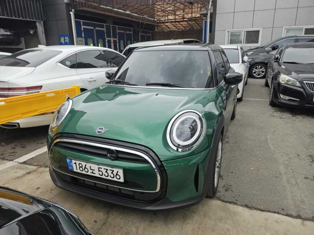 Mini Cooper 2022 Verde - Importación desde Corea - HF Imports Iquique - Foto 1