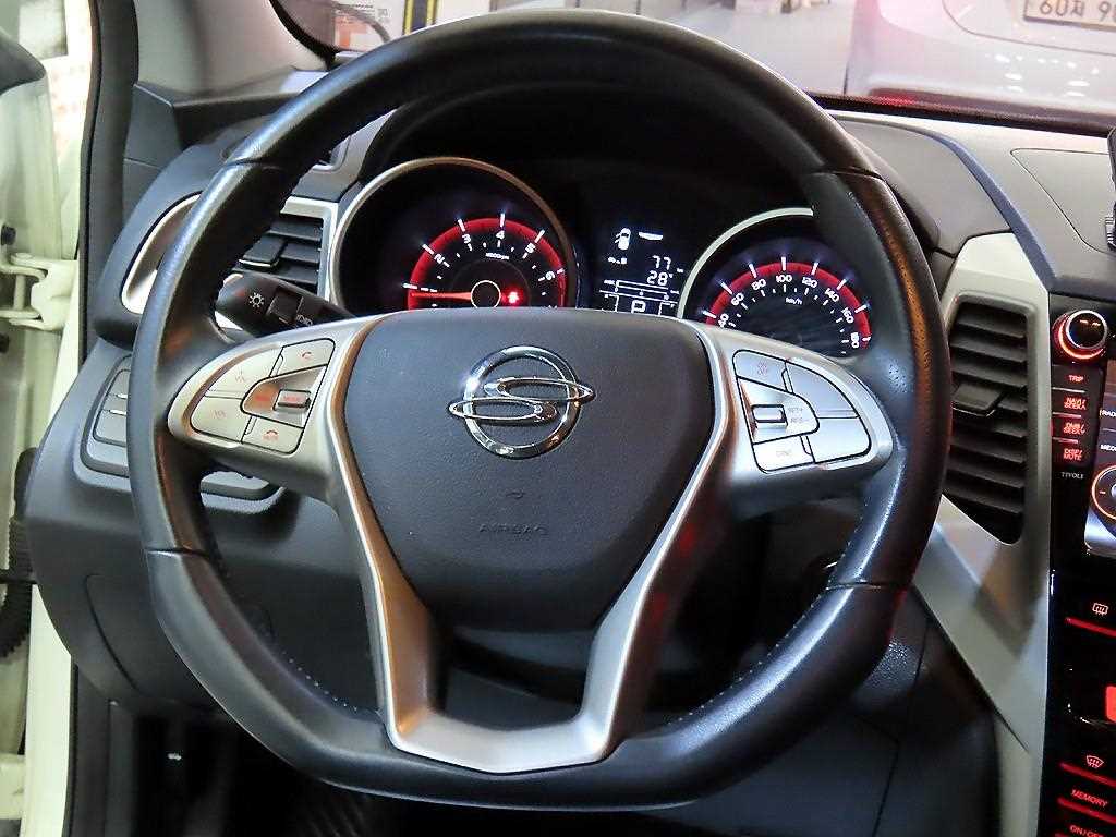 Ssangyong Tivoli - Vista 8
