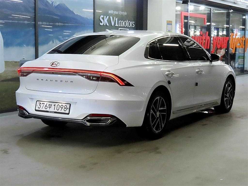 HYUNDAI Grandeur - Vista 4