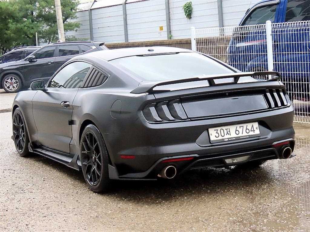 Ford Mustang - Vista 3