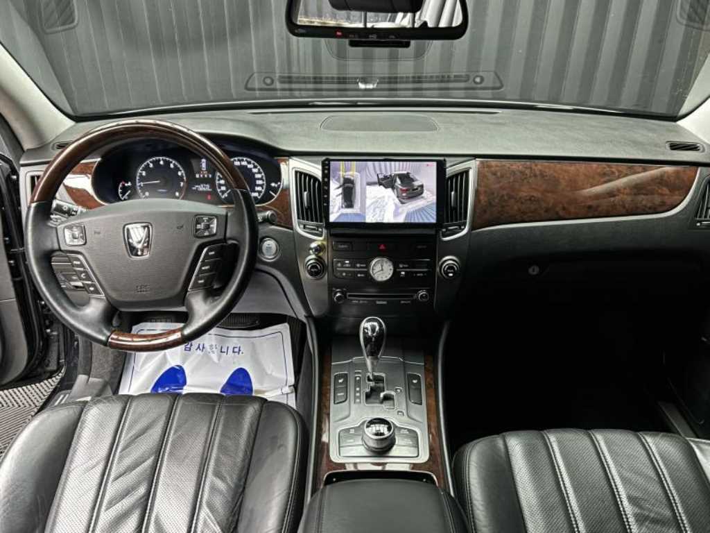 HYUNDAI Equus - Vista 7