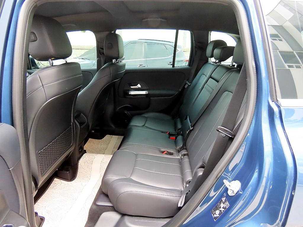Mercedes Benz GLB Class - Vista 6