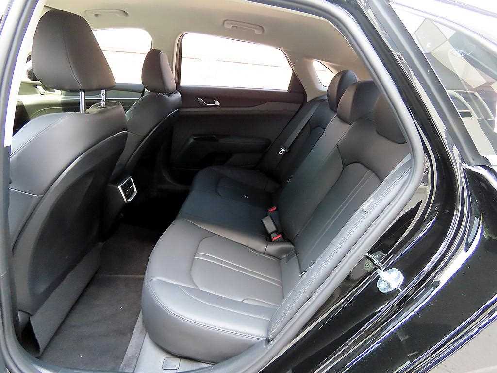KIA K5 - Vista 6