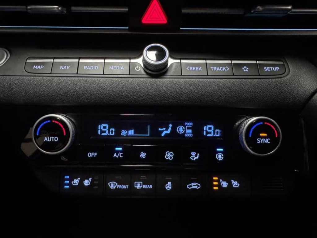 HYUNDAI Avante - Vista 11