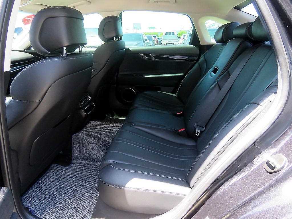 Genesis G80 - Vista 8