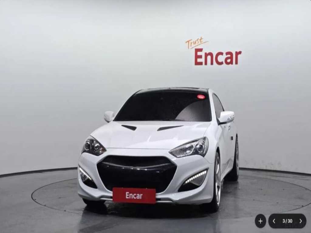 HYUNDAI Genesis - Vista 3