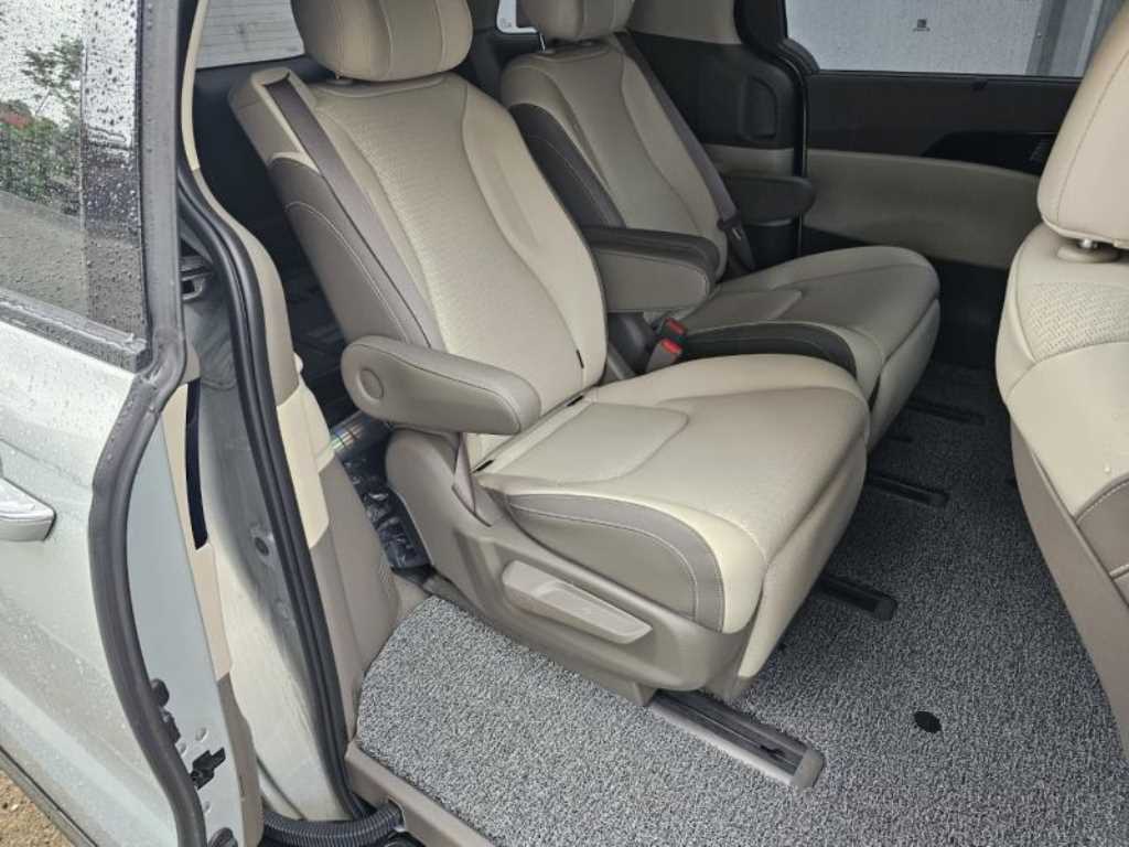 KIA Carnival - Vista 5