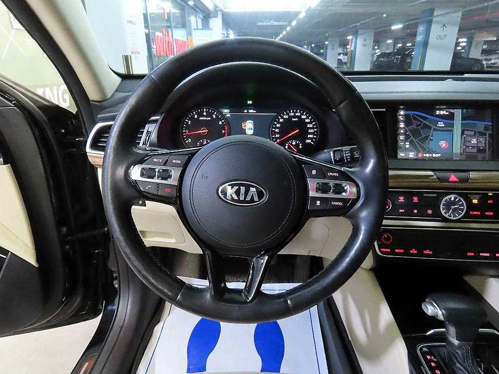 KIA K7 - Vista 8