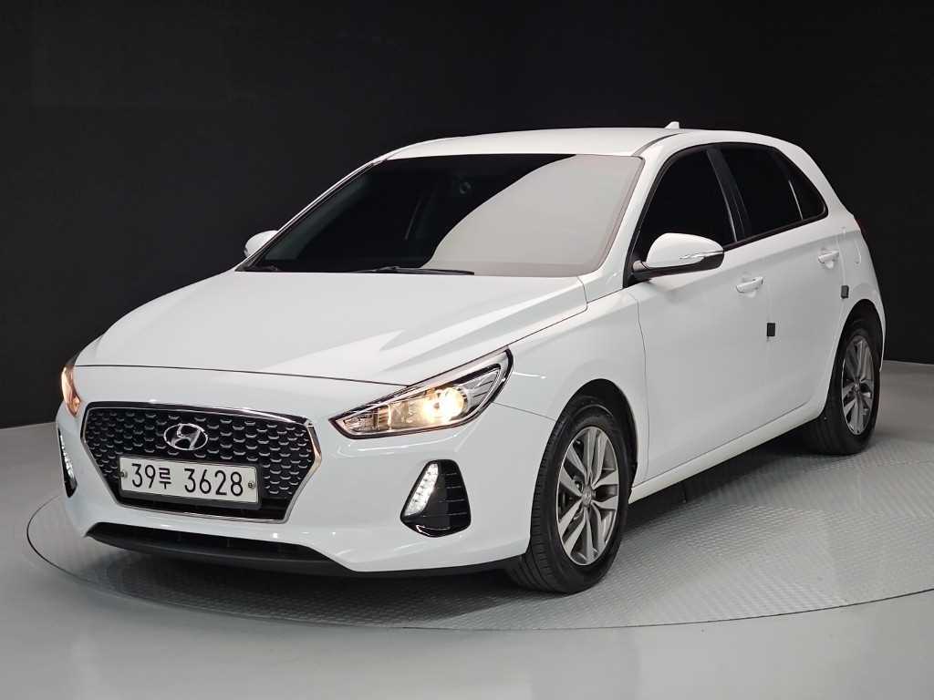 HYUNDAI i30 2018 Blanco - Importación desde Corea - HF Imports Iquique - Foto 1