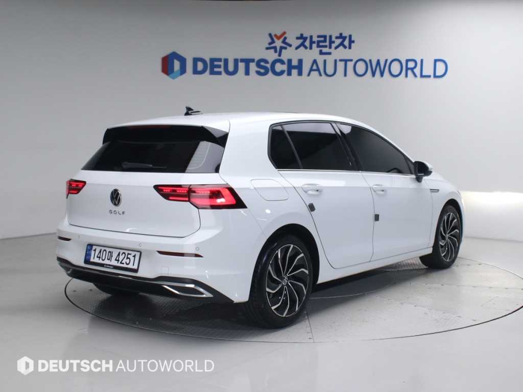 Volkswagen Golf - Vista 2