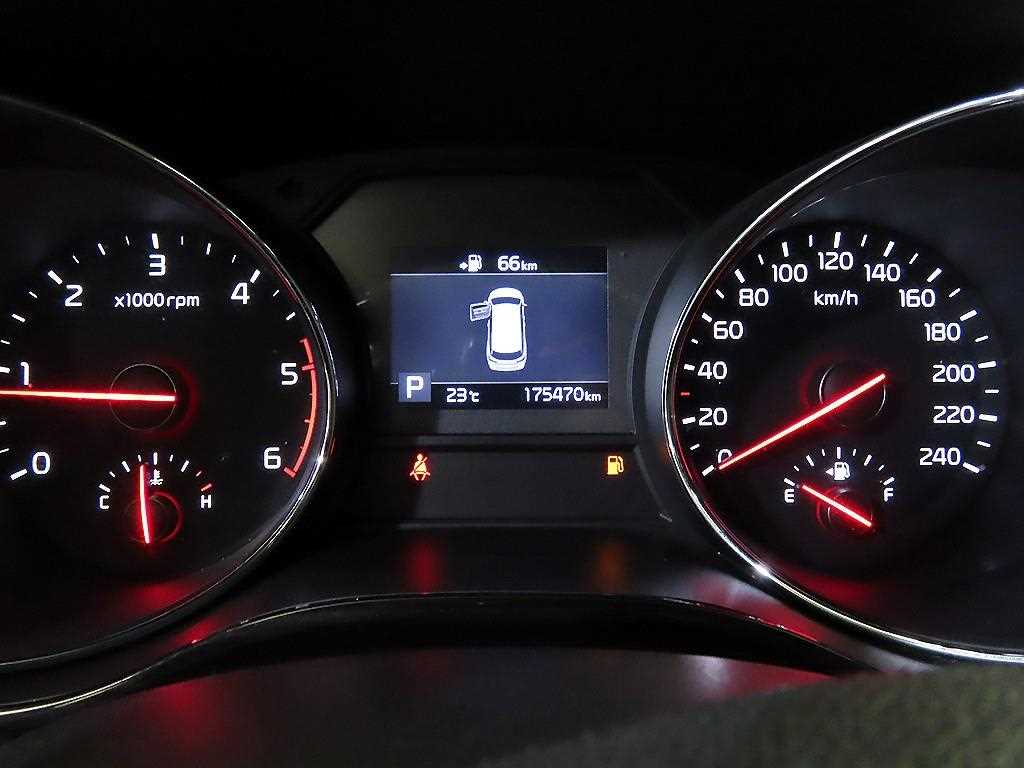 KIA Carnival - Vista 9