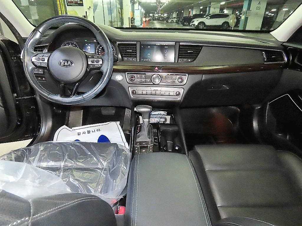 KIA K7 - Vista 10