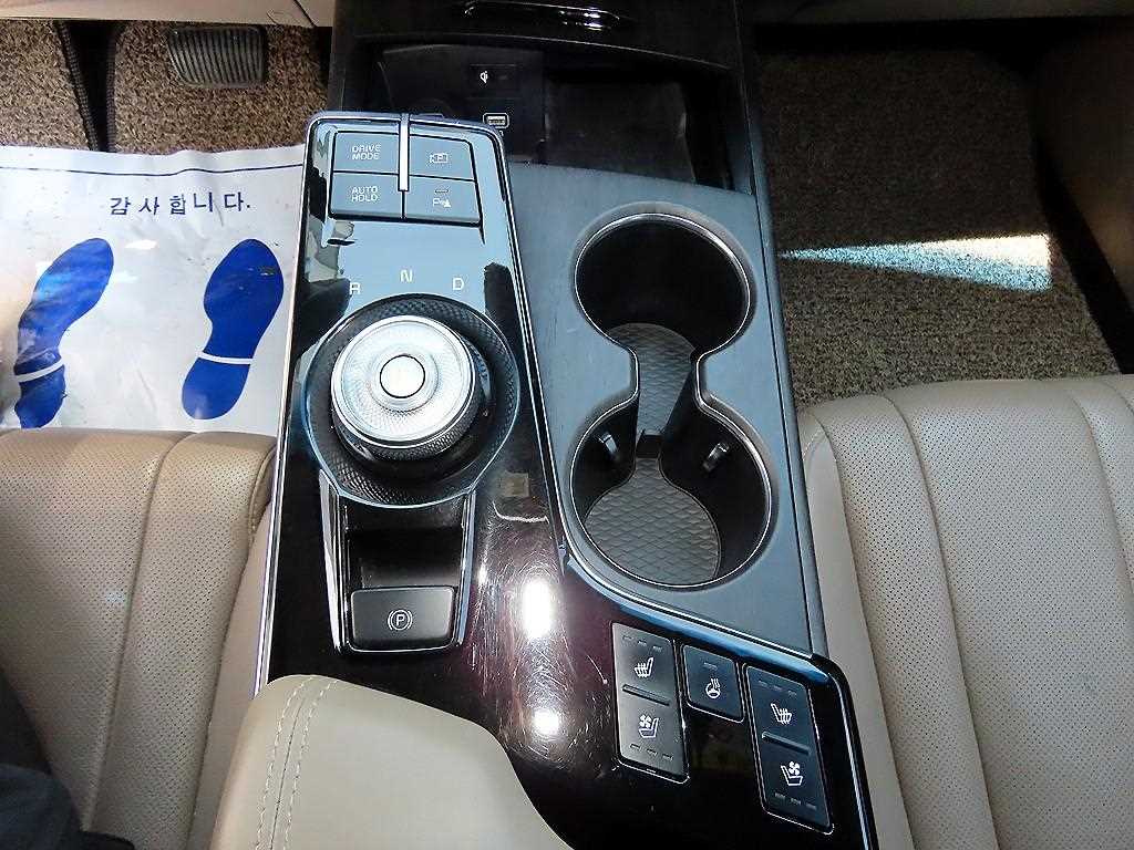 KIA K8 - Vista 10
