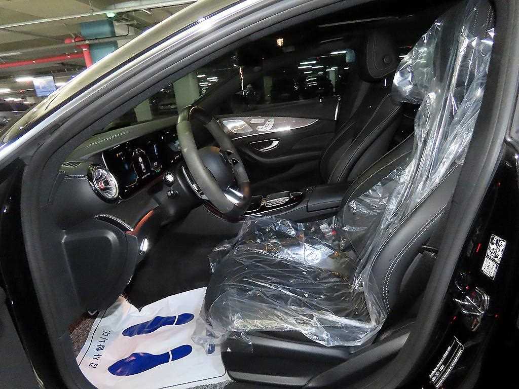 Mercedes Benz CLS Class - Vista 6