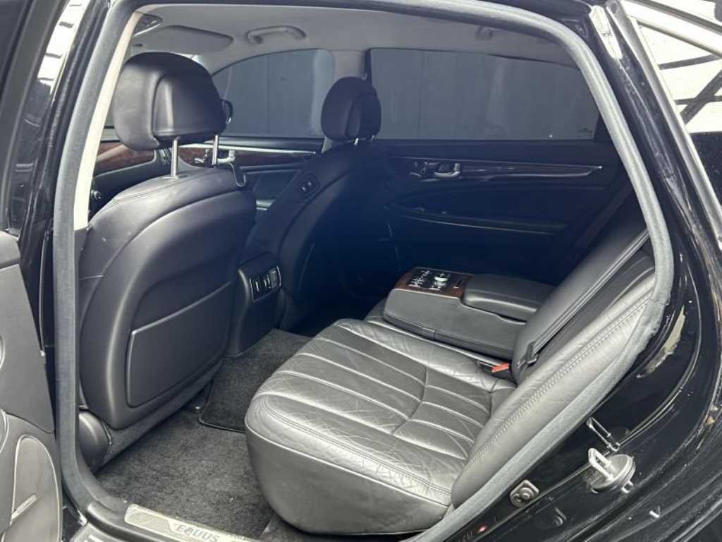 HYUNDAI Equus - Vista 6
