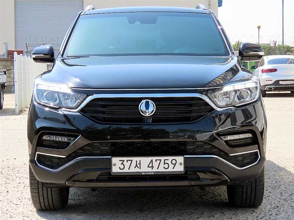 Ssangyong Rexton 2018 Negro - Importación desde Corea - HF Imports Iquique - Foto 1