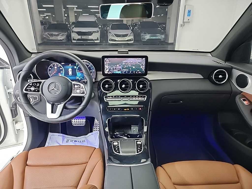 Mercedes Benz GLC Class - Vista 7