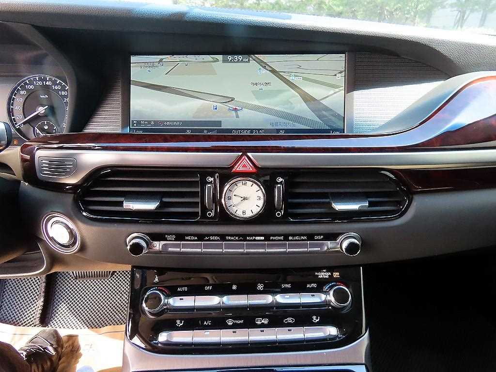 Genesis EQ900 - Vista 12