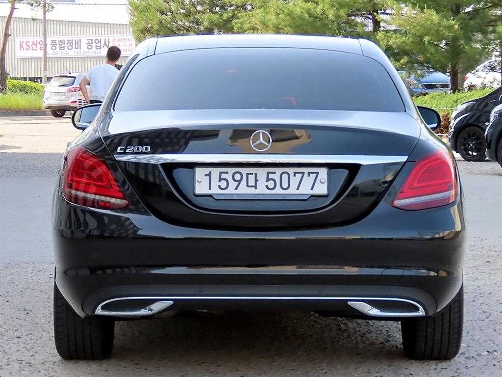 Mercedes Benz C Class - Vista 4