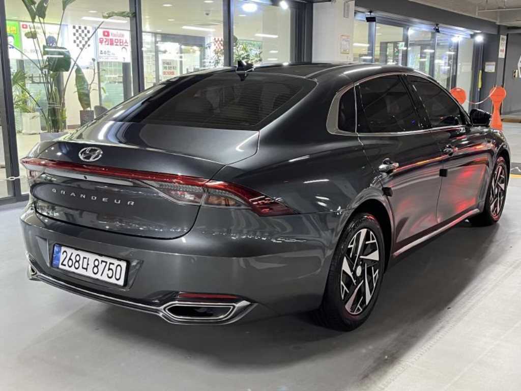 HYUNDAI Grandeur - Vista 5