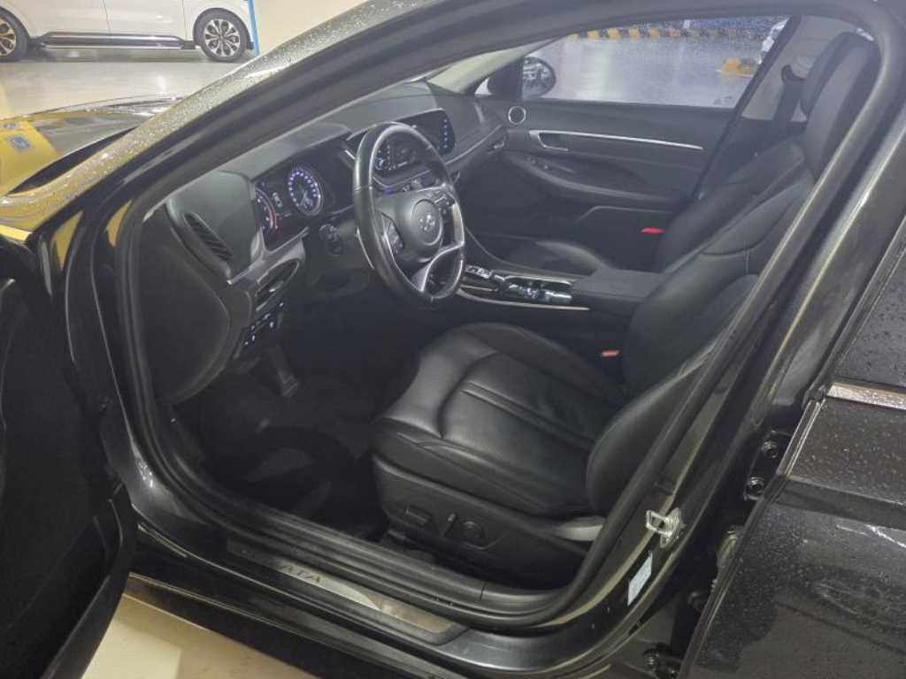 HYUNDAI Sonata - Vista 12