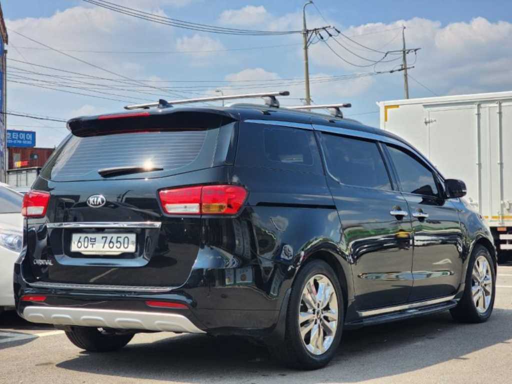 KIA Carnival - Vista 2