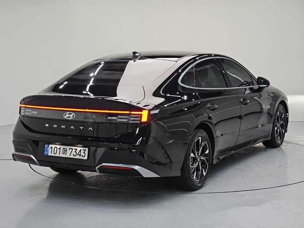 HYUNDAI Sonata - Vista 4