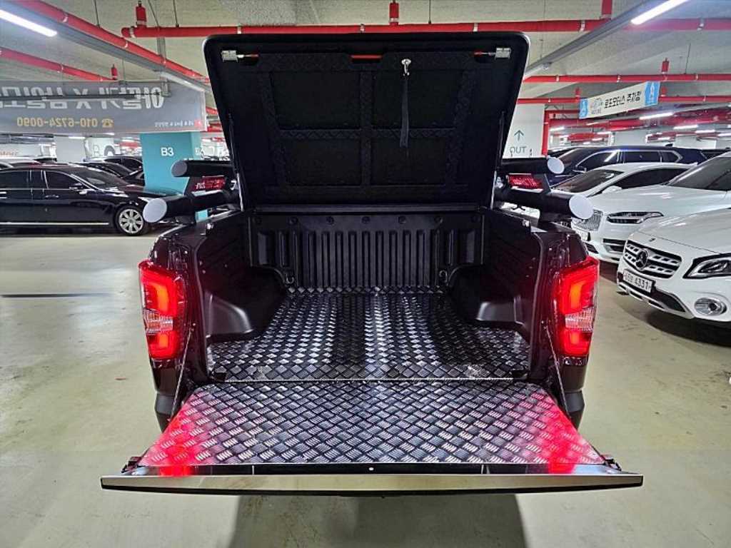 Ssangyong Musso - Vista 10
