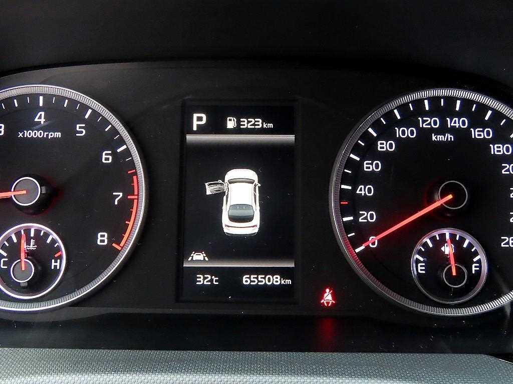 KIA K5 - Vista 9